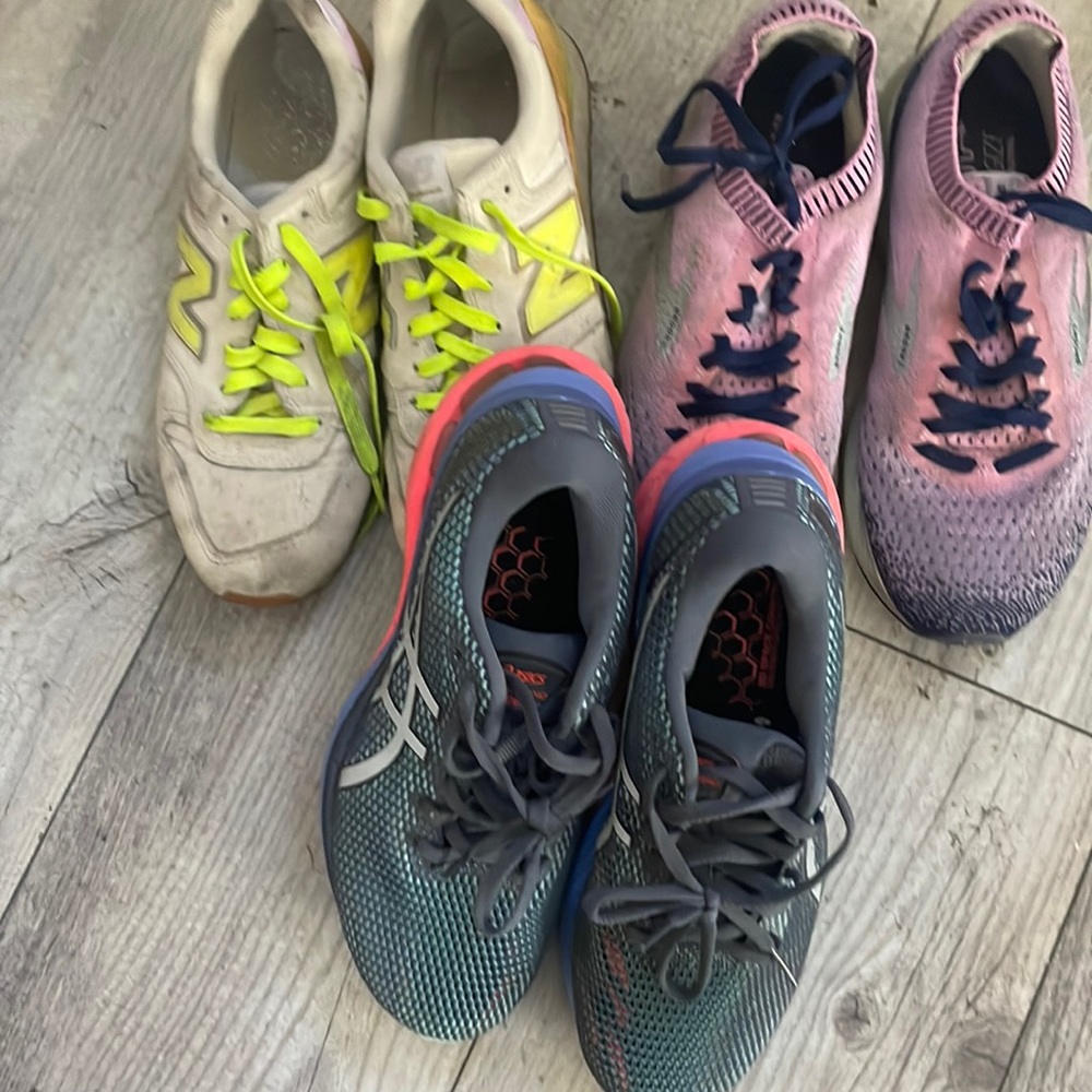 Womens 7.5 shoes